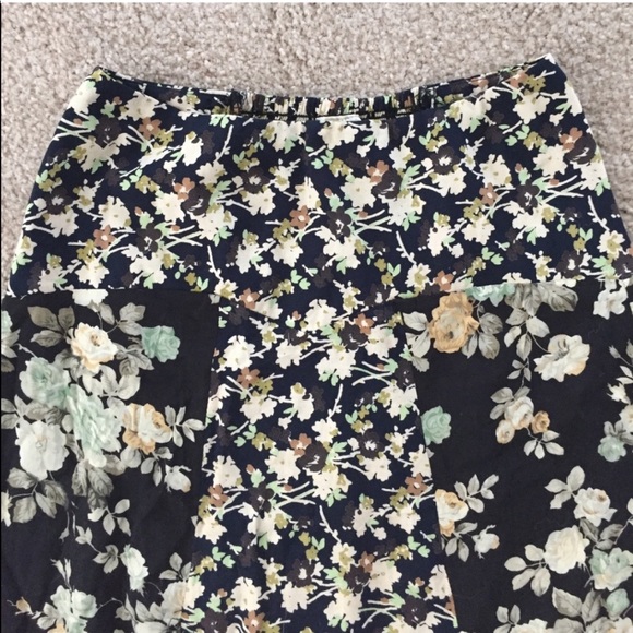 LF floral split maxi skirt - Picture 3 of 3
